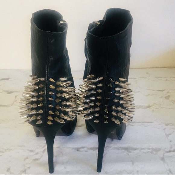 Givanno Leather Silver Spike Stiletto Booties NIB - Picture 3 of 8